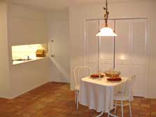dining area to foyer