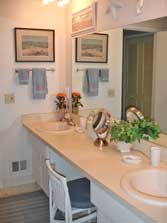 spacious full bath