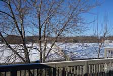 larg deck with pleasant qest facing views